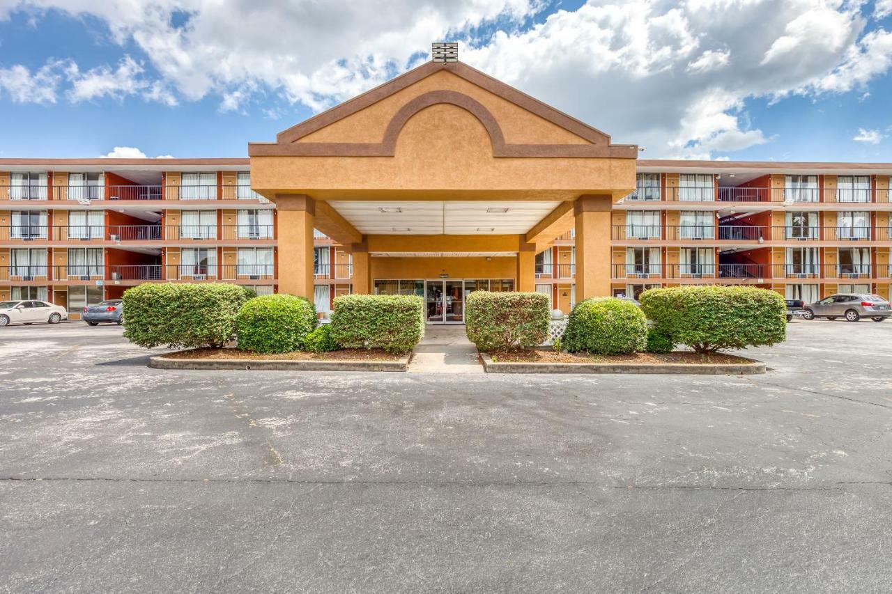 Budgetel Inn & Suites Forest Park Exterior foto